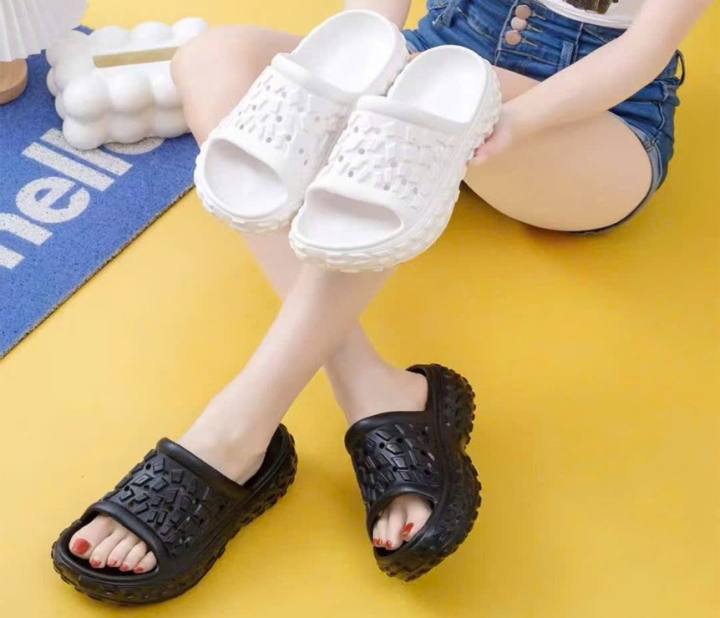 Dép Sục EVA – Xu Hướng Thời Trang Thoải Mái Đang “Lên Ngôi”